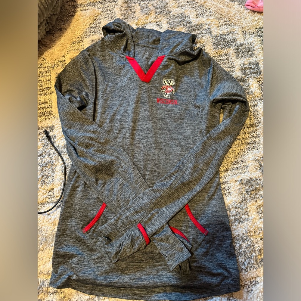 Wisconsin badgers long sleeve with hood